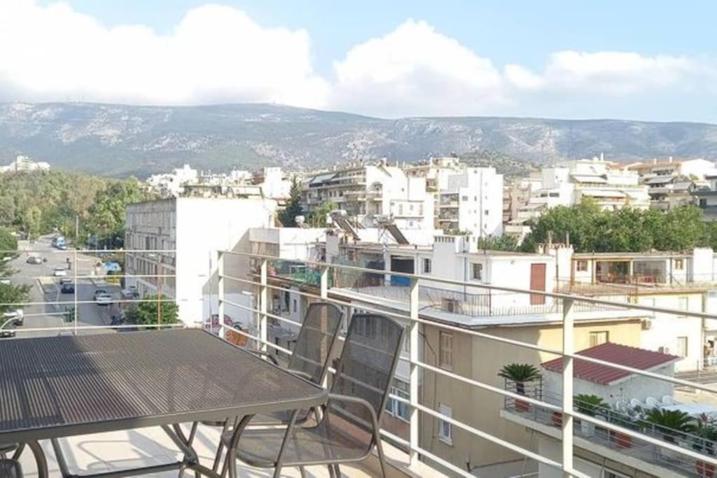 Appartamento Blue -Spacious 1Bdr Corner Flat/Balcony/View Atene Esterno foto